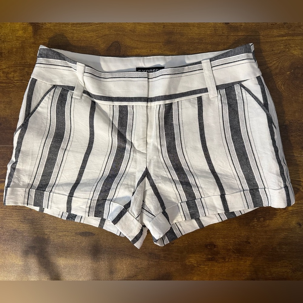 Express Women's Black and White Striped Shorts